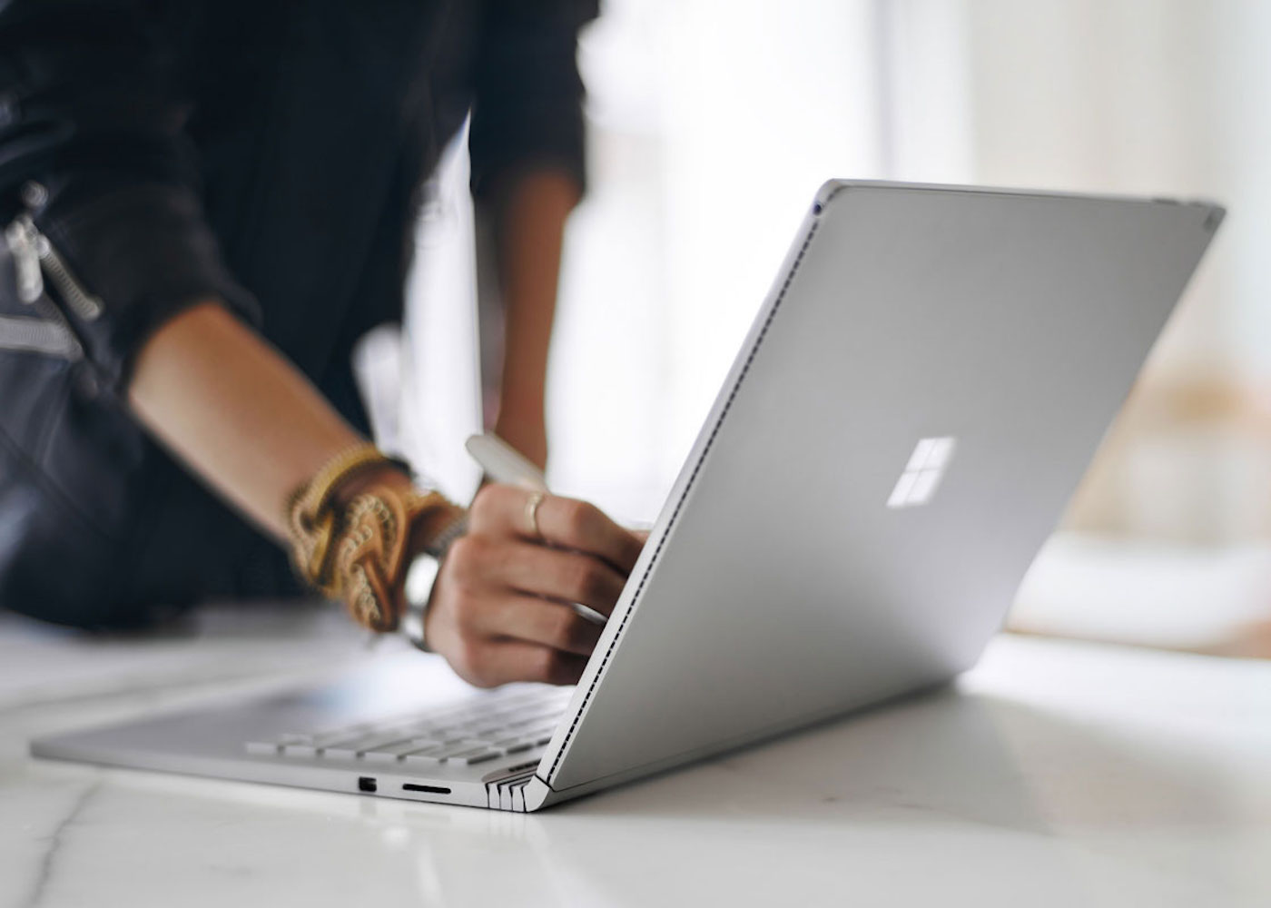 Microsoft’s New Laptop Surface Book Better Than Apple’s ...